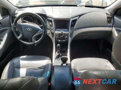 Zdjęcie 8 z 12 samochodu: 2013 HYUNDAI SONATA HYBRID VIN:KMHEC4A46DA075769 - miniatura