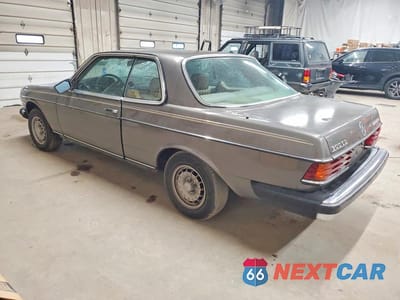 Drugie zdjęcie samochodu z przodu: 1985 MERCEDES-BENZ 300 CDT VIN:WDBAB53A8FA241368 - miniatura