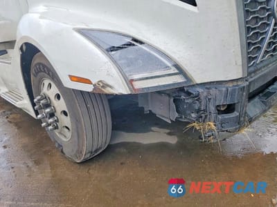 Zdjęcie 9 z 10 samochodu: 2021 VOLVO VN VIN:4V4NC9EH6MN270511 - miniatura