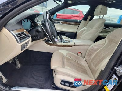 Zdjęcie 7 z 12 samochodu: 2016 BMW 750 XI VIN:WBA7F2C52GG417229 - miniatura