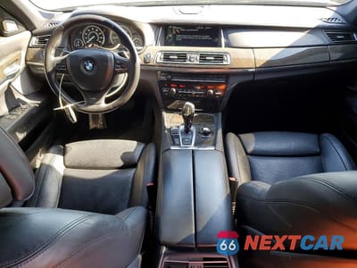 Zdjęcie 8 z 13 samochodu: 2013 BMW 750 I VIN:WBAYA8C59DC996681 - miniatura