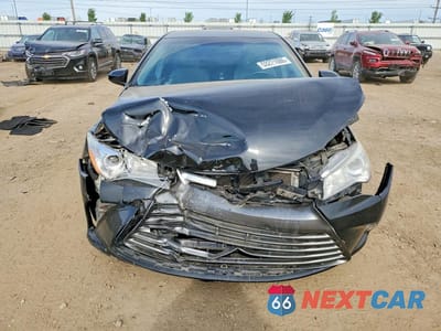 Piąte zdjęcie samochodu w środku: 2016 TOYOTA CAMRY LE VIN:4T4BF1FK2GR517455 - miniatura