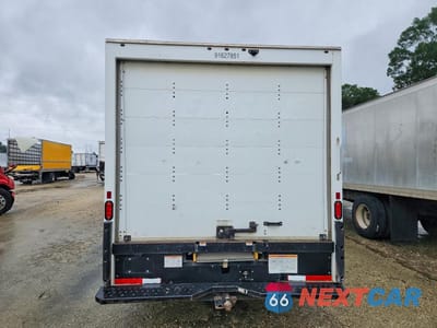 Zdjęcie 6 z 13 samochodu: 2022 GMC SAVANA BOX TRUCK VIN:7GZ37TC74NN010174 - miniatura