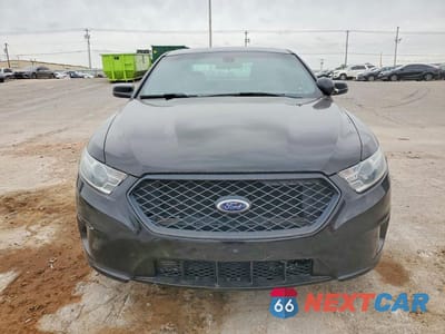 Piąte zdjęcie samochodu w środku: 2016 FORD TAURUS POLICE INTERCEPTOR VIN:1FAHP2MK9GG101115 - miniatura