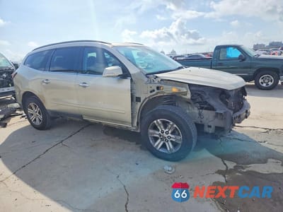 Czwarte zdjęcie samochodu z boku: 2015 CHEVROLET TRAVERSE LT VIN:1GNKRGKD8FJ247820 - miniatura