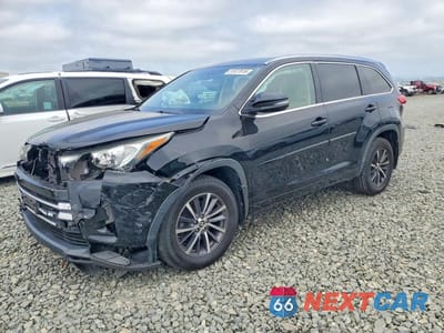 2018 TOYOTA HIGHLANDER XLE 5TDJZRFH3JS828067 - główne zdjęcie licytacji z USA - miniatura