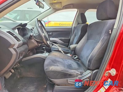 Zdjęcie 7 z 13 samochodu: 2012 MITSUBISHI OUTLANDER VIN:JA4AS2AW8CU028276 - miniatura