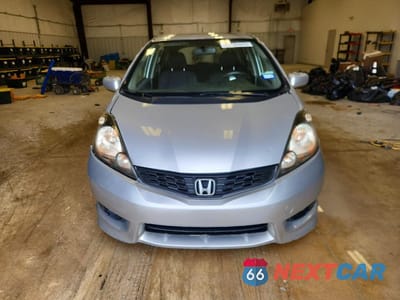 Piąte zdjęcie samochodu w środku: 2013 HONDA FIT SPORT VIN:JHMGE8H51DC022302 - miniatura