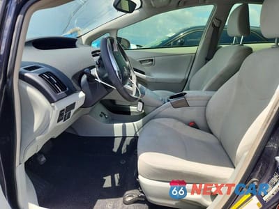 Zdjęcie 7 z 12 samochodu: 2015 TOYOTA PRIUS TWO VIN:JTDKN3DU9F1896794 - miniatura