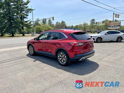 Trzecie zdjęcie samochodu z tyłu: 2020 FORD ESCAPE TITANIUM VIN:1FMCU0DZXLUA46311 - miniatura