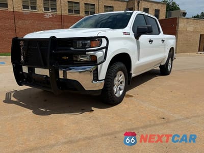 Drugie zdjęcie samochodu z przodu: 2021 CHEVROLET SILVERADO K1500 VIN:3GCUYAEF0MG242818 - miniatura