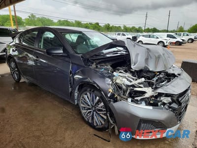 Czwarte zdjęcie samochodu z boku: 2025 NISSAN ALTIMA SV VIN:1N4BL4DV1SN424229 - miniatura