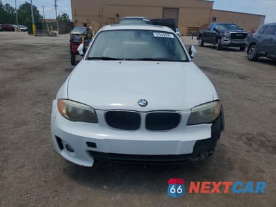 Piąte zdjęcie samochodu w środku: 2012 BMW 128 I VIN:WBAUP7C54CVP23562 - miniatura
