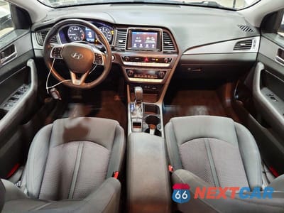 Zdjęcie 8 z 12 samochodu: 2019 HYUNDAI SONATA SEL VIN:5NPE34AF8KH791696 - miniatura