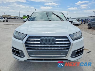 Piąte zdjęcie samochodu w środku: 2018 AUDI Q7 PRESTIGE VIN:WA1VAAF70JD019343 - miniatura