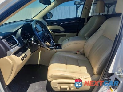 Zdjęcie 7 z 13 samochodu: 2015 TOYOTA HIGHLANDER LIMITED VIN:5TDDKRFH0FS220340 - miniatura