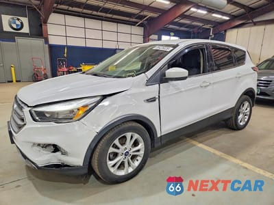 2017 FORD ESCAPE SE 1FMCU0GDXHUB03212 - główne zdjęcie licytacji z USA - miniatura