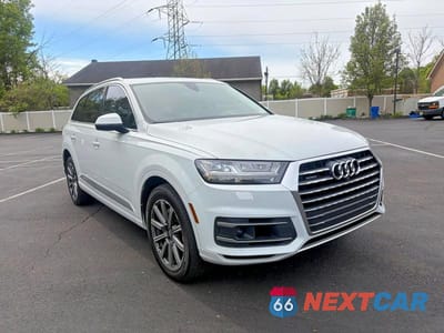 Czwarte zdjęcie samochodu z boku: 2018 AUDI Q7 PRESTIGE VIN:WA1VAAF79JD035539 - miniatura