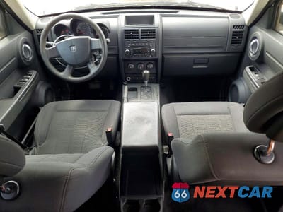 Zdjęcie 8 z 12 samochodu: 2011 DODGE NITRO HEAT VIN:1D4PT4GK8BW572862 - miniatura