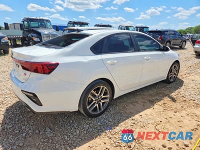 Trzecie zdjęcie samochodu z tyłu: 2019 KIA FORTE S VIN:3KPF34AD1KE017636 - miniatura