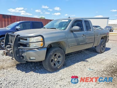 2007 CHEVROLET SILVERADO K1500 2GCEK19J271720142 - główne zdjęcie licytacji z USA - miniatura