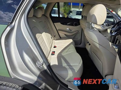 Zdjęcie 6 z 14 samochodu: 2020 MERCEDES-BENZ GLC 300 VIN:W1N0G8DB2LF806731 - miniatura