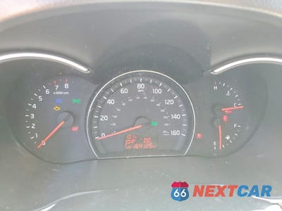 Zdjęcie 9 z 12 samochodu: 2015 KIA SORENTO LX VIN:5XYKTDA70FG659900 - miniatura