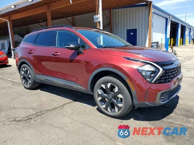 Czwarte zdjęcie samochodu z boku: 2023 KIA SPORTAGE X LINE VIN:5XYK6CAF8PG132729 - miniatura