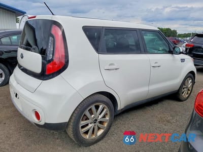 Trzecie zdjęcie samochodu z tyłu: 2018 KIA SOUL + VIN:KNDJP3A55J7612652 - miniatura