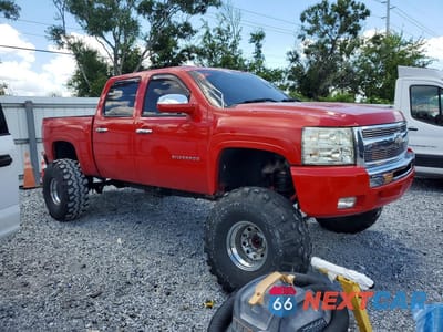 Czwarte zdjęcie samochodu z boku: 2010 CHEVROLET SILVERADO C1500 LT VIN:3GCRCSEA8AG130827 - miniatura