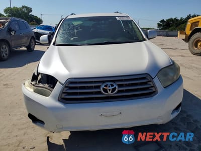 Piąte zdjęcie samochodu w środku: 2010 TOYOTA HIGHLANDER BASE VIN:5TDZK3EH0AS001990 - miniatura