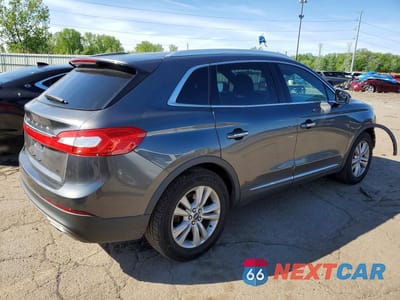 Trzecie zdjęcie samochodu z tyłu: 2018 LINCOLN MKX PREMIERE VIN:2LMPJ6JR6JBL35355 - miniatura