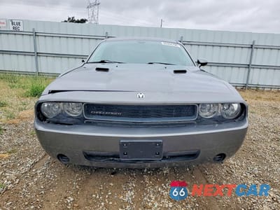Piąte zdjęcie samochodu w środku: 2010 DODGE CHALLENGER SE VIN:2B3CJ4DV9AH318396 - miniatura
