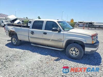 Czwarte zdjęcie samochodu z boku: 2005 CHEVROLET SILVERADO K2500 HEAVY DUTY VIN:1GCHK232X5F892073 - miniatura