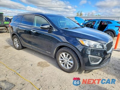 Czwarte zdjęcie samochodu z boku: 2016 KIA SORENTO LX V6 VIN:5XYPGDA56GG005672 - miniatura