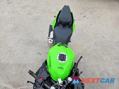 Piąte zdjęcie samochodu w środku: 2018 KAWASAKI EX400 VIN:JKAEXKG19JDA09332 - miniatura