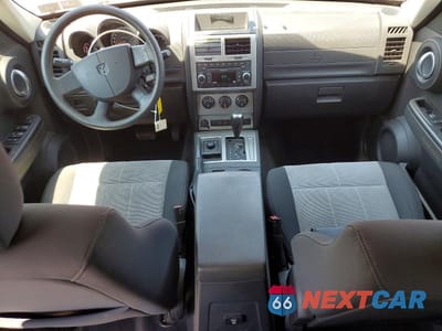 Zdjęcie 8 z 14 samochodu: 2007 DODGE NITRO SXT VIN:1D8GU28K97W713136 - miniatura