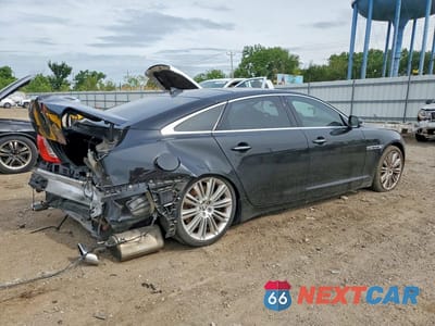Trzecie zdjęcie samochodu z tyłu: 2013 JAGUAR XJL SUPERCHARGED VIN:SAJWA2GE9DMV45702 - miniatura