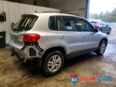 Trzecie zdjęcie samochodu z tyłu: 2017 VOLKSWAGEN TIGUAN S VIN:WVGBV7AX7HW502023 - miniatura