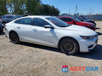 Czwarte zdjęcie samochodu z boku: 2016 CHEVROLET MALIBU LT VIN:1G1ZE5ST2GF351554 - miniatura