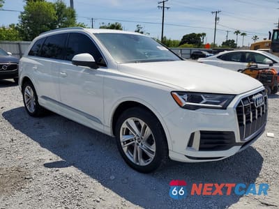 Czwarte zdjęcie samochodu z boku: 2021 AUDI Q7 PREMIUM PLUS VIN:WA1LJAF77MD023708 - miniatura