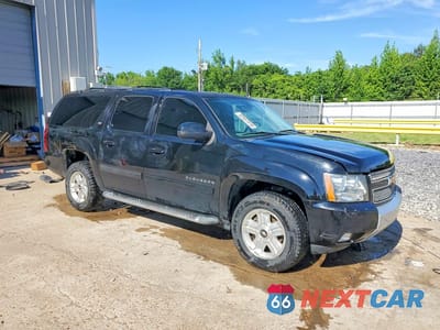 Czwarte zdjęcie samochodu z boku: 2012 CHEVROLET SUBURBAN K1500 LT VIN:1GNSKJE78CR302741 - miniatura