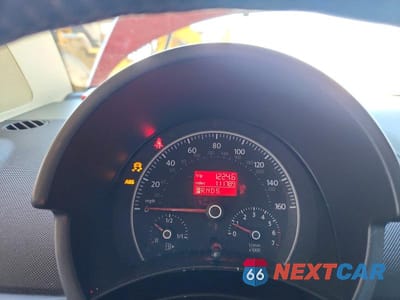 Zdjęcie 9 z 12 samochodu: 2010 VOLKSWAGEN NEW BEETLE VIN:3VWRG3AG6AM023388 - miniatura