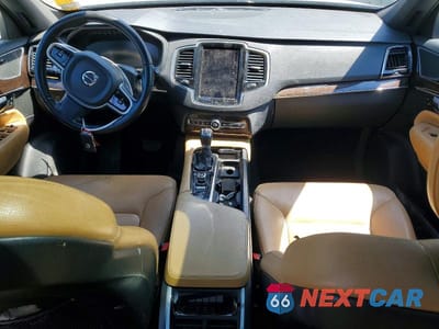 Zdjęcie 8 z 13 samochodu: 2017 VOLVO XC90 T6 VIN:YV4A22PK6H1143779 - miniatura