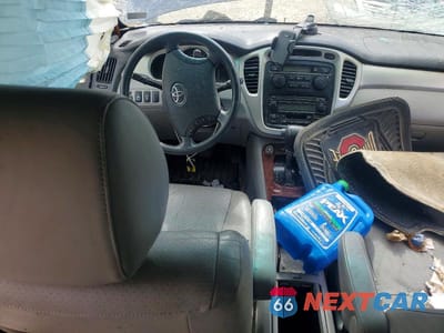 Zdjęcie 8 z 12 samochodu: 2005 TOYOTA HIGHLANDER LIMITED VIN:JTEEP21A450124862 - miniatura