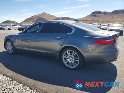 Drugie zdjęcie samochodu z przodu: 2017 JAGUAR XF PRESTIGE VIN:SAJBK4BV0HCY39533 - miniatura