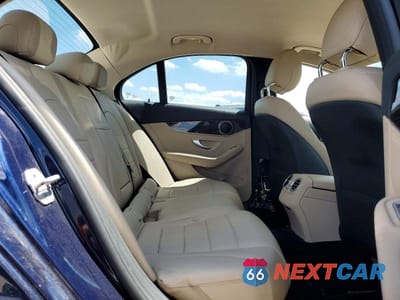 Zdjęcie 10 z 13 samochodu: 2016 MERCEDES-BENZ C 300 VIN:55SWF4JB7GU111042 - miniatura
