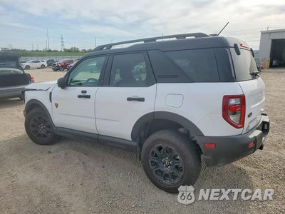 Trzecie zdjęcie samochodu z tyłu: 2025 FORD BRONCO SPORT BADLANDS VIN:3FMCR9DA3SRF60359 - miniatura