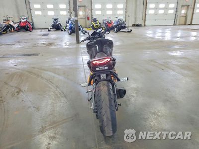 Czwarte zdjęcie samochodu z boku: 2016 YAMAHA FZ09 C VIN:JYARN33E5GA009696 - miniatura