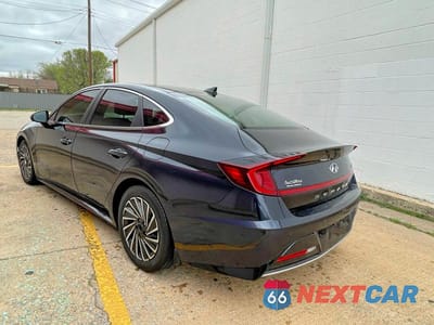 Trzecie zdjęcie samochodu z tyłu: 2021 HYUNDAI SONATA HYBRID VIN:KMHL54JJXMA024170 - miniatura